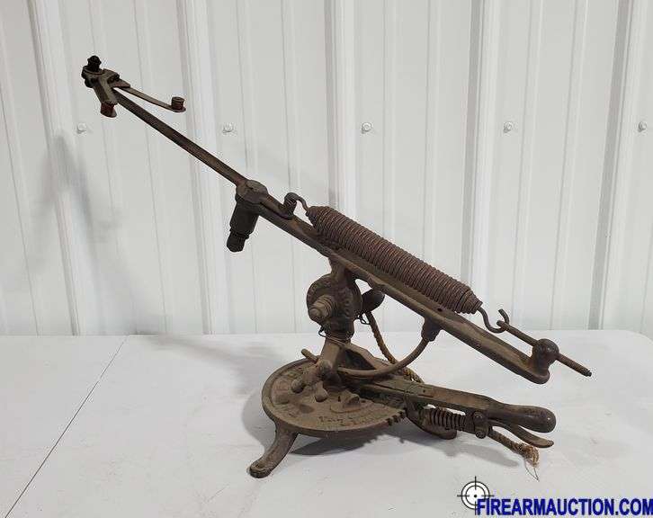 Vintage Chamberlin Cartridge & Target Clay Target Thrower "The Expert #4"