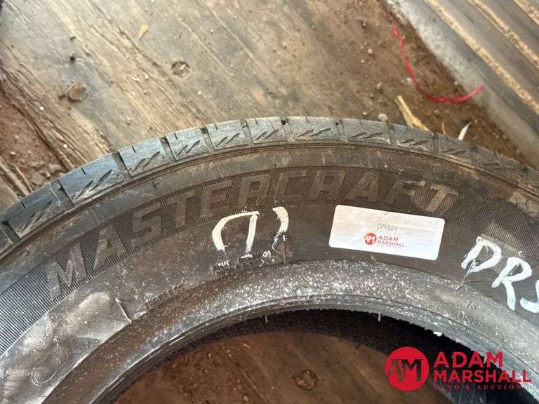 (1) NEW Mastercraft Tire - MO 444, 215/60R15