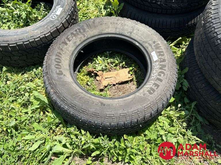 (1) USED Goodyear, Wangler Territory AT Tire - 275/65R18