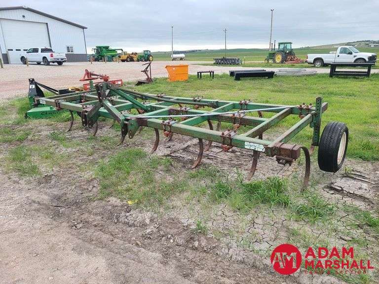 KMC  Chisel Plow - 17FT