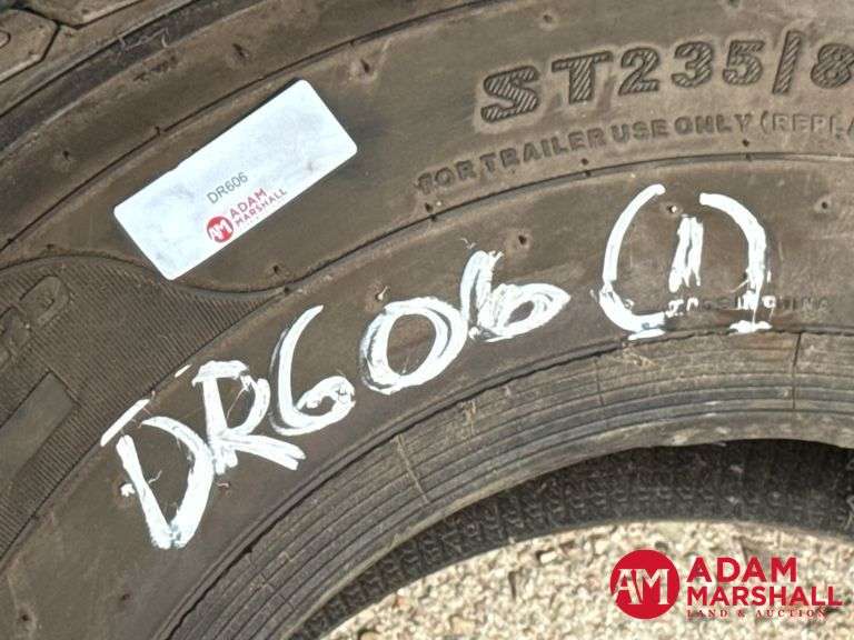 (1) NEW Carlisle, Radial Trail, Load Range E Tire - ST235/85R16