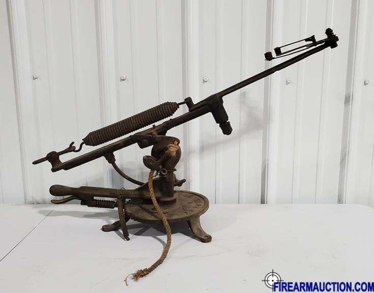Vintage Chamberlin Cartridge & Target Clay Target Thrower "The Expert #4"