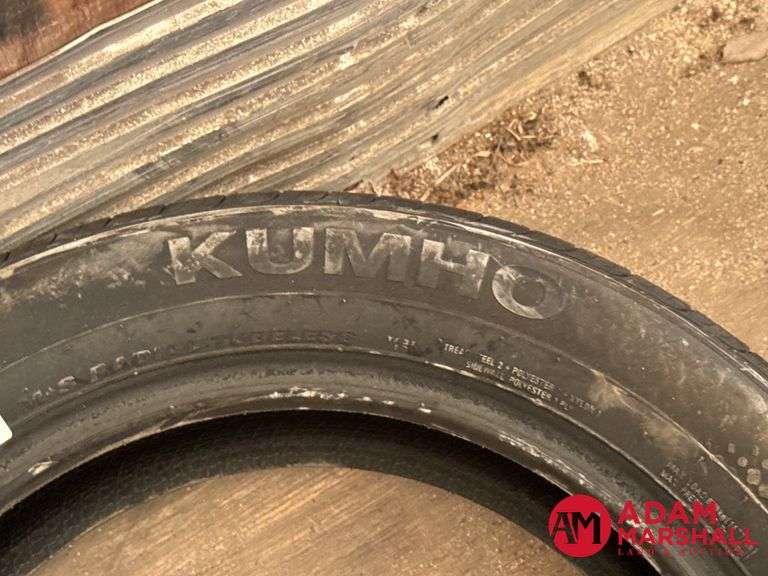 (1) NEW Kumho, Solas Tire - 215/15R17