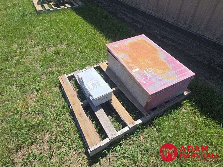 Cutler Hammer/ Valmont  480V 3 Phase   Electrical Panels