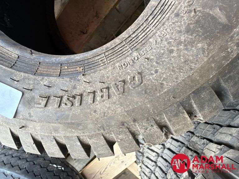 (1) Carlisle Tire - 18x8.50-8