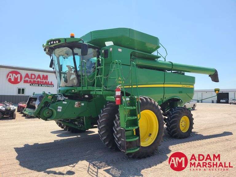 2016  John Deere   S660  Combine - 4WD