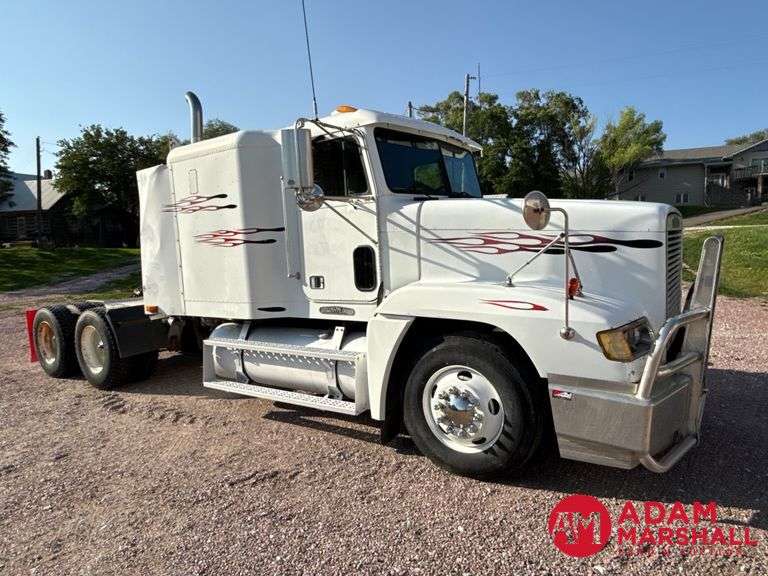 1996  Freightliner  FLD 120  Semi Truck