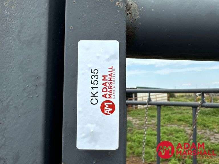 Behlen  MFG  Haysmart Bale Feeder