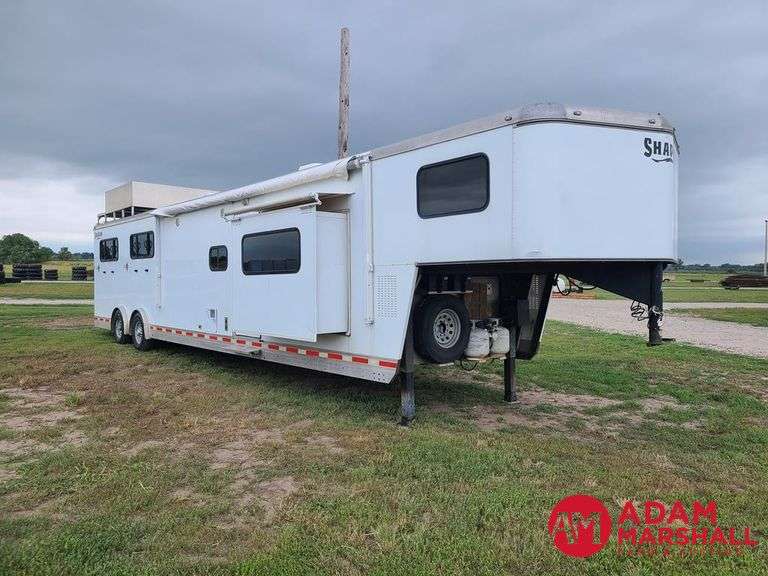 2013  Shadow   4 Horse Trailer w/ Living Quarters   - 35FT