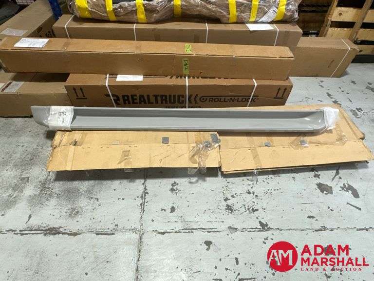 2000-2006   GM  Escalade  Fiber Glass Running Boards