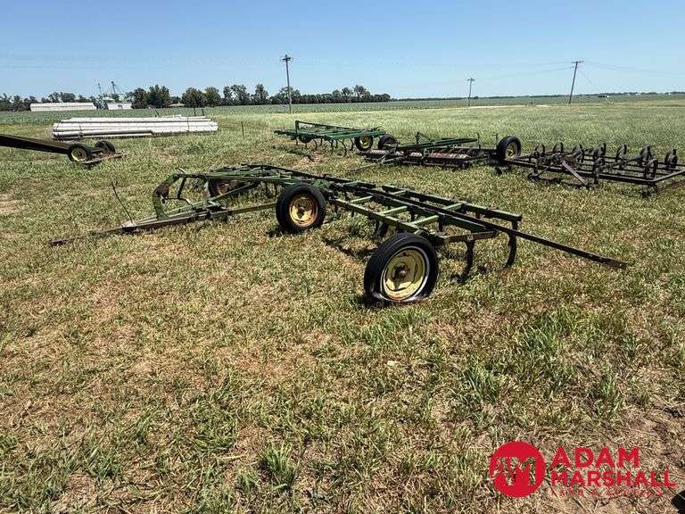 John Deere  Spring Tooth Chisel Plow
