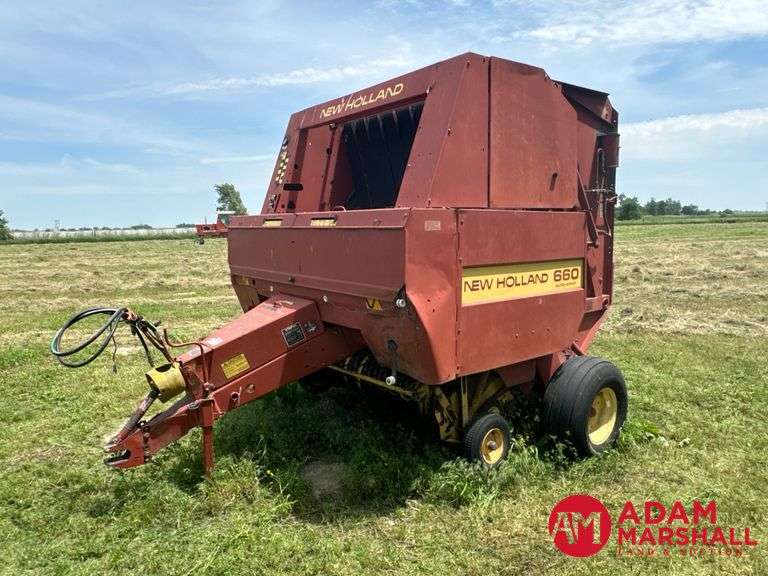 New Holland  660  Round Baler