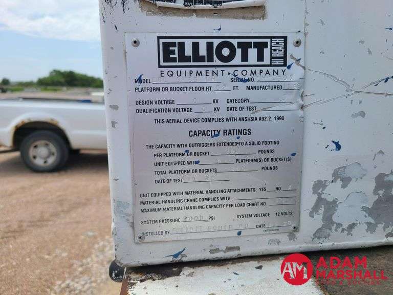 2006  International  4400  Boom Bucket Truck