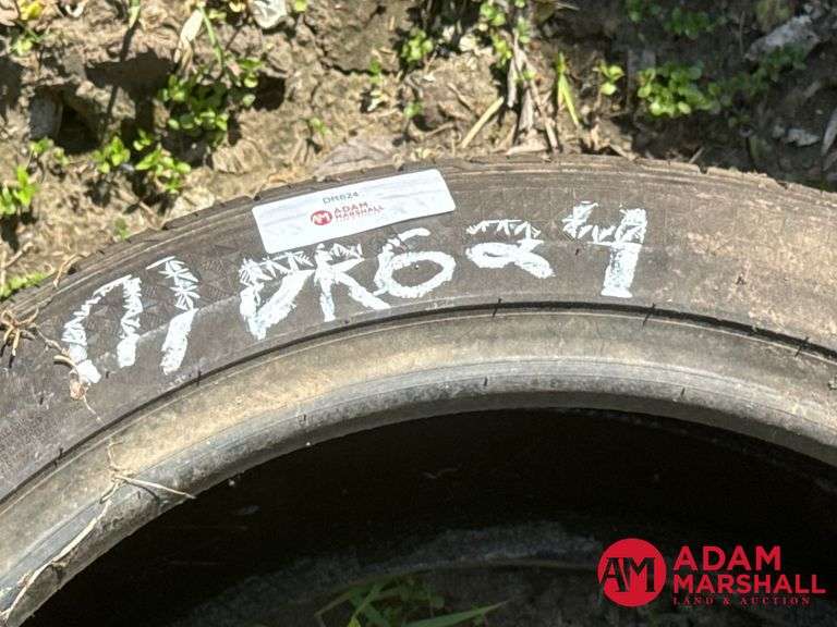 (1) NEW Kumho, Crugen Tire - 235/45R19