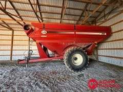 2019 J & M 1000 GrainStorm Grain Cart