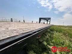 1981  Blair  Gooseneck Flat Bed Trailer - 25FT