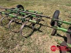 John Deere  Spring Tooth Chisel Plow