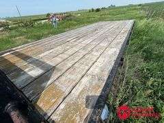 1981  Blair  Gooseneck Flat Bed Trailer - 25FT