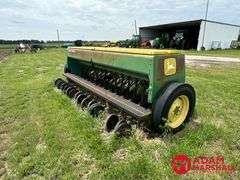 John Deere  8300  Grain Drill - 13FT