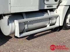 1996  Freightliner  FLD 120  Semi Truck