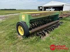 John Deere  8300  Grain Drill - 13FT