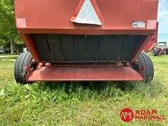 New Holland  660  Round Baler