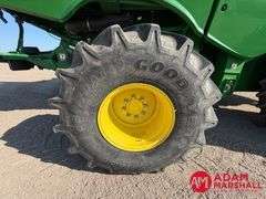 2017 John Deere S680 Combine