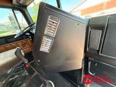 1996  Freightliner  FLD 120  Semi Truck