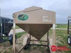 2025  Unused Industrias America  3650  Portable Bulk Feed Bin