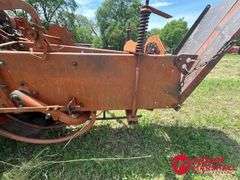 New Holland  268  Square Baler