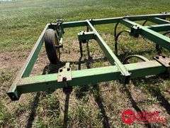 John Deere  1600  Chisel Plow - 16FT