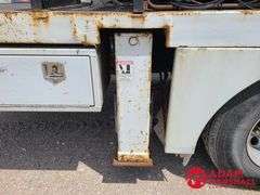2006  International  4400  Boom Bucket Truck
