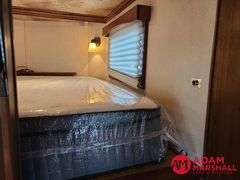 2013  Shadow   4 Horse Trailer w/ Living Quarters   - 42FT