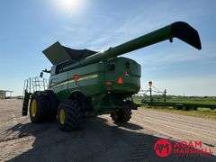 2017 John Deere S680 Combine