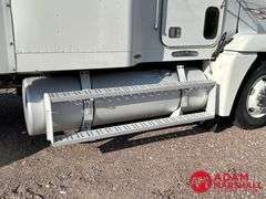 1996  Freightliner  FLD 120  Semi Truck