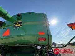 2017 John Deere S680 Combine