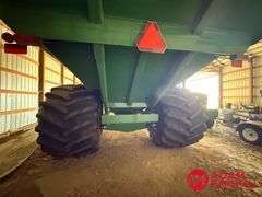 2014 J & M 1050 GrainStorm Grain Cart
