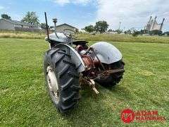 1956  Ford  960  Tractor - Gasoline