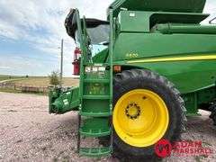 2014  John Deere  S670  Combine