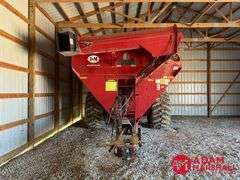 2019 J & M 1000 GrainStorm Grain Cart