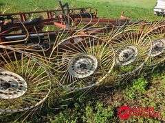 Hesston  3982  12 Wheel Rake