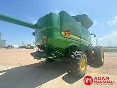 2016  John Deere  S680  Combine