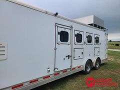 2013  Shadow   4 Horse Trailer w/ Living Quarters   - 42FT
