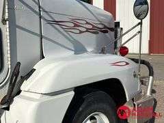 1996  Freightliner  FLD 120  Semi Truck