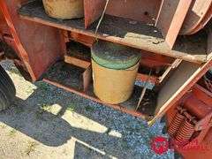 Hesston  550  Baler