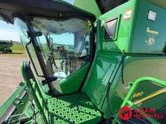 2017 John Deere S680 Combine