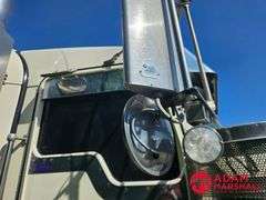 2022  Kenworth  W900  Semi Truck