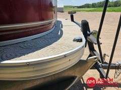 2014  Sun Tracker  Party Barge 20DLX  Pontoon - 20FT
