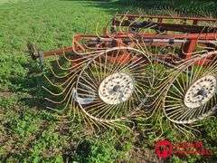 Hesston  3982  12 Wheel Rake