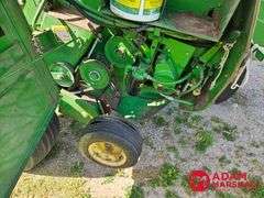 John Deere  535  Baler